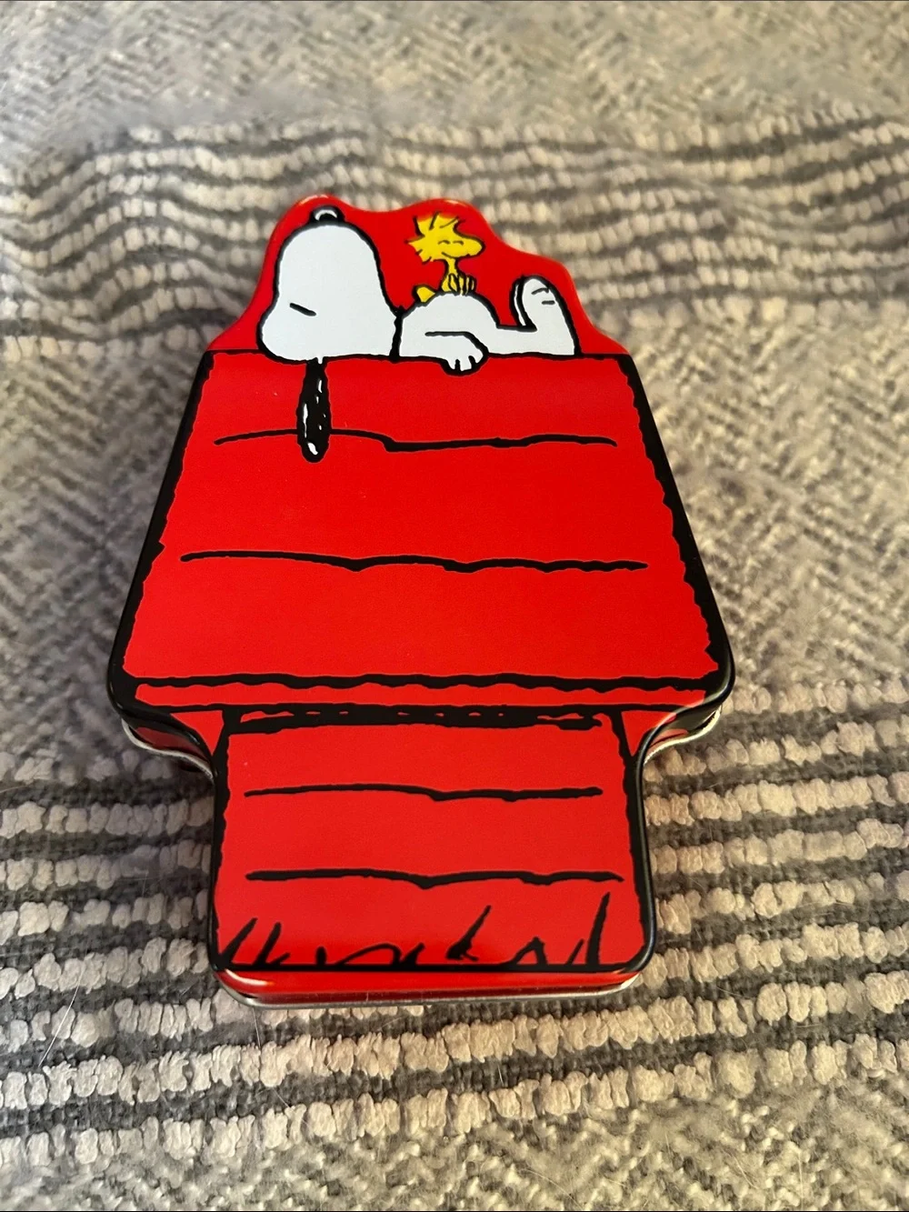 Peanuts wristwatch featuring